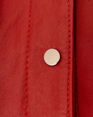 Kurtka skórzana damska z metalowym zatrzaskiem i ozdobnym przeszyciem