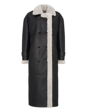 Czarny kożuch męski z miękkim futrem w kołnierzu i przy mankietach, zapinany na guziki