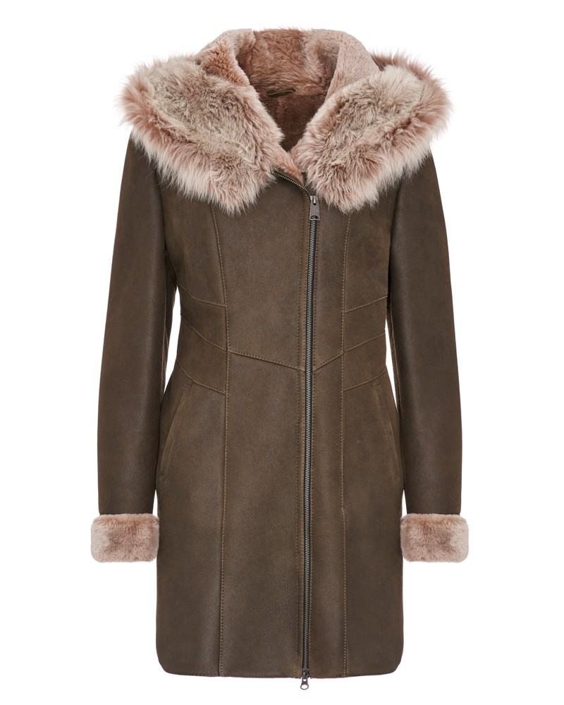 Kożuch damski w kolorze brązowym z futrzanym kołnierzem i mankietami, zapinany na zamek