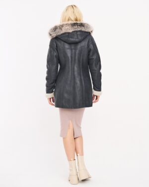 Kożuch damski z kapturem i futrzanym kołnierzem, idealna na zimowe dni