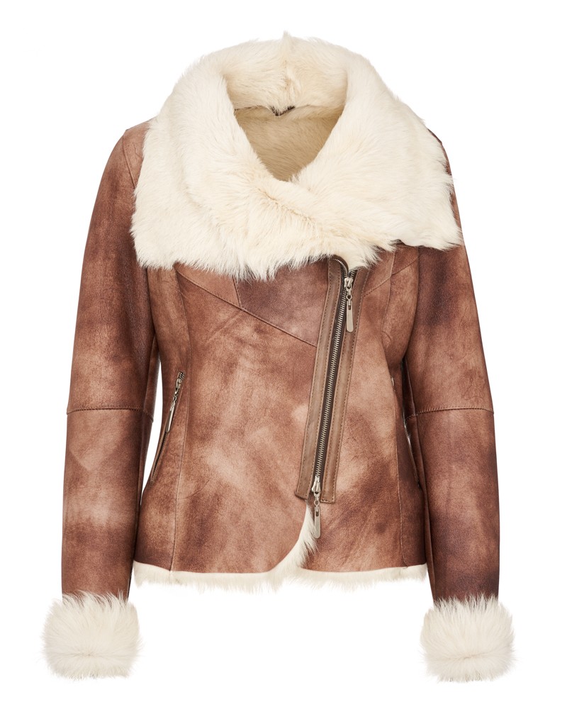 Kożuch damski w brązowym kolorze z futrzanym kołnierzem i mankietami, zapinana na zamek