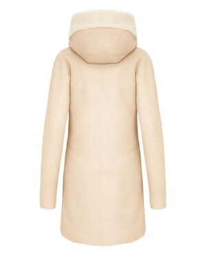 Kożuch damski w jasnym kolorze z kapturem i subtelnym wykończeniem na kołnierzu