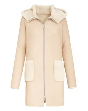 Kożuch damski w jasnym kolorze z kapturem, zamkiem błyskawicznym i dwiema kieszeniami na przodzie