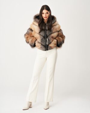 Futro naturalne w odcieniach brązu z kapturem, stylowy krój z szerokimi rękawami i zapięciem na zamek
