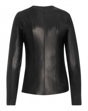 Kurtka skórzana damska w kolorze czarnym, dopasowany krój, długie rękawy, bez zapięcia, minimalistyczny design