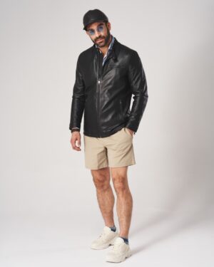 kurtka skórzana męska w kolorze czarnym z kołnierzem, zapinana na zamek, z kieszeniami po bokach
