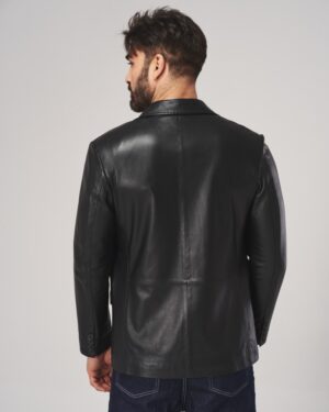 Marynarka skórzana z klasycznym kołnierzem i eleganckim krojem, idealna na zimowe dni