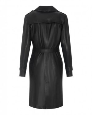Płaszcz skórzany damski w kolorze czarnym z paskiem w talii, długim rękawem i klasycznym kołnierzem