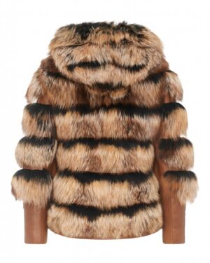 Futro naturalne w odcieniach brązu i czerni z długim, puszystym włosiem i skórzanymi rękawami