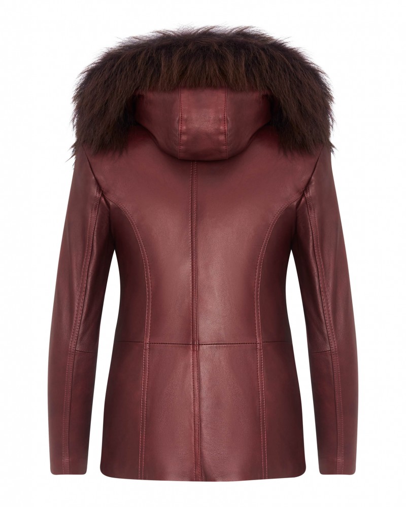 Kurtka skórzana damska w kolorze bordowym z kapturem i eleganckim wykończeniem na plecach