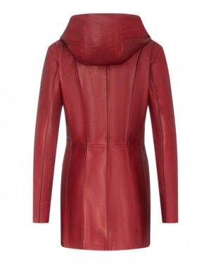 Kurtka skórzana damska w intensywnym czerwonym kolorze z kapturem i dopasowanym krojem