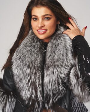 Kurtka skórzana damska z szarym futrem, z szerokim kołnierzem i modnym krojem, idealna na zimowe dni