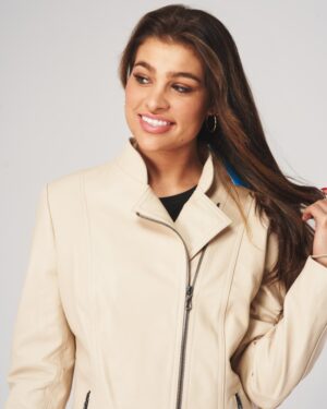 Kurtka skórzana damska w jasnym kolorze z kołnierzem i zamkiem błyskawicznym z przodu