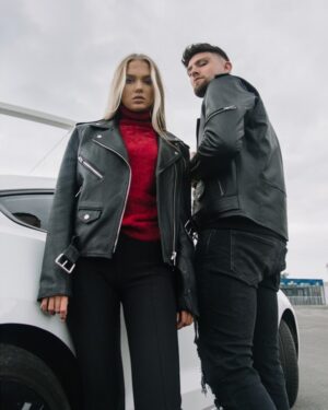 Damska ramoneska skórzana z kieszeniami, z klasycznym kołnierzem i zapięciem na suwak, w kolorze czarnym