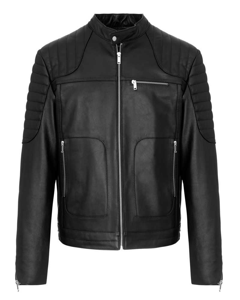 Kurtka skórzana męska w czarnym kolorze z zamkiem, kieszeniami i pikowanymi detalami na ramionach