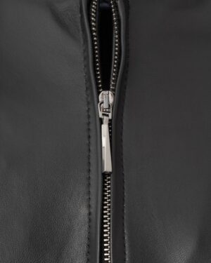 Kurtka skórzana damska w kolorze czarnym z metalowym zamkiem błyskawicznym i prostym krojem