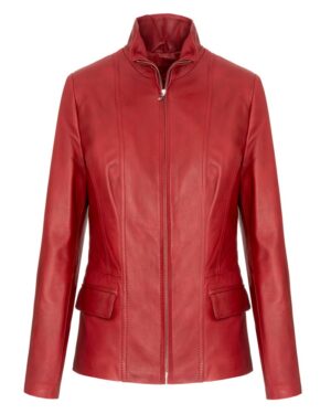 Kurtka skórzana damska w intensywnym czerwonym kolorze z wysokim kołnierzem i dwoma kieszeniami